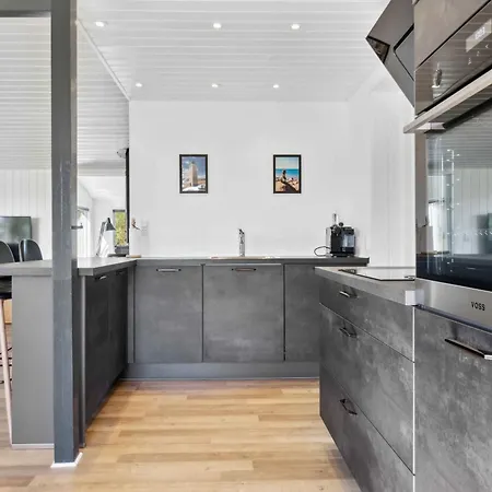 Restored Summercottage Close To The Seabeach *