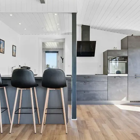 Restored Summercottage Close To The Seabeach *