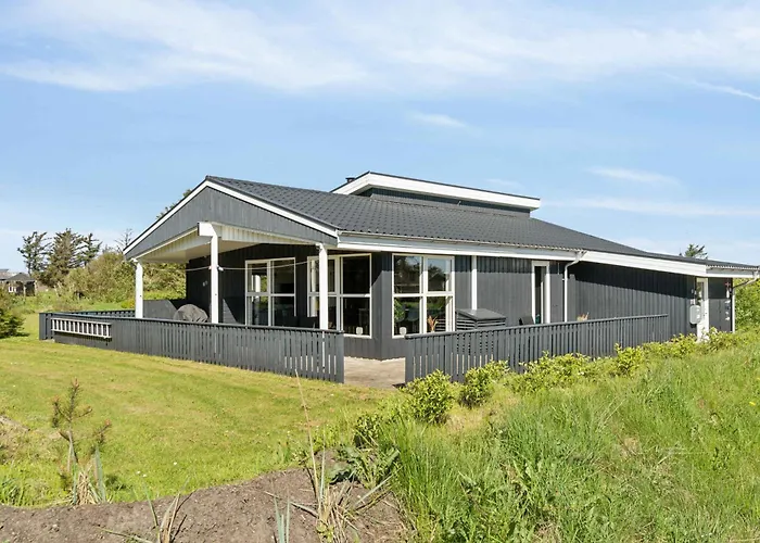 בית נופש Restored Summercottage Close To The Seabeach *